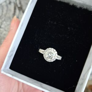 Elegant Silver Diamond Ring